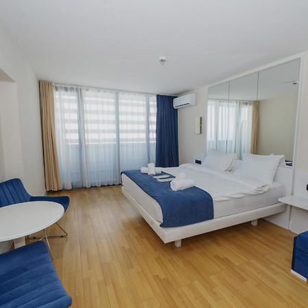באטומי Blue Orbi City Hotel מראה חיצוני תמונה