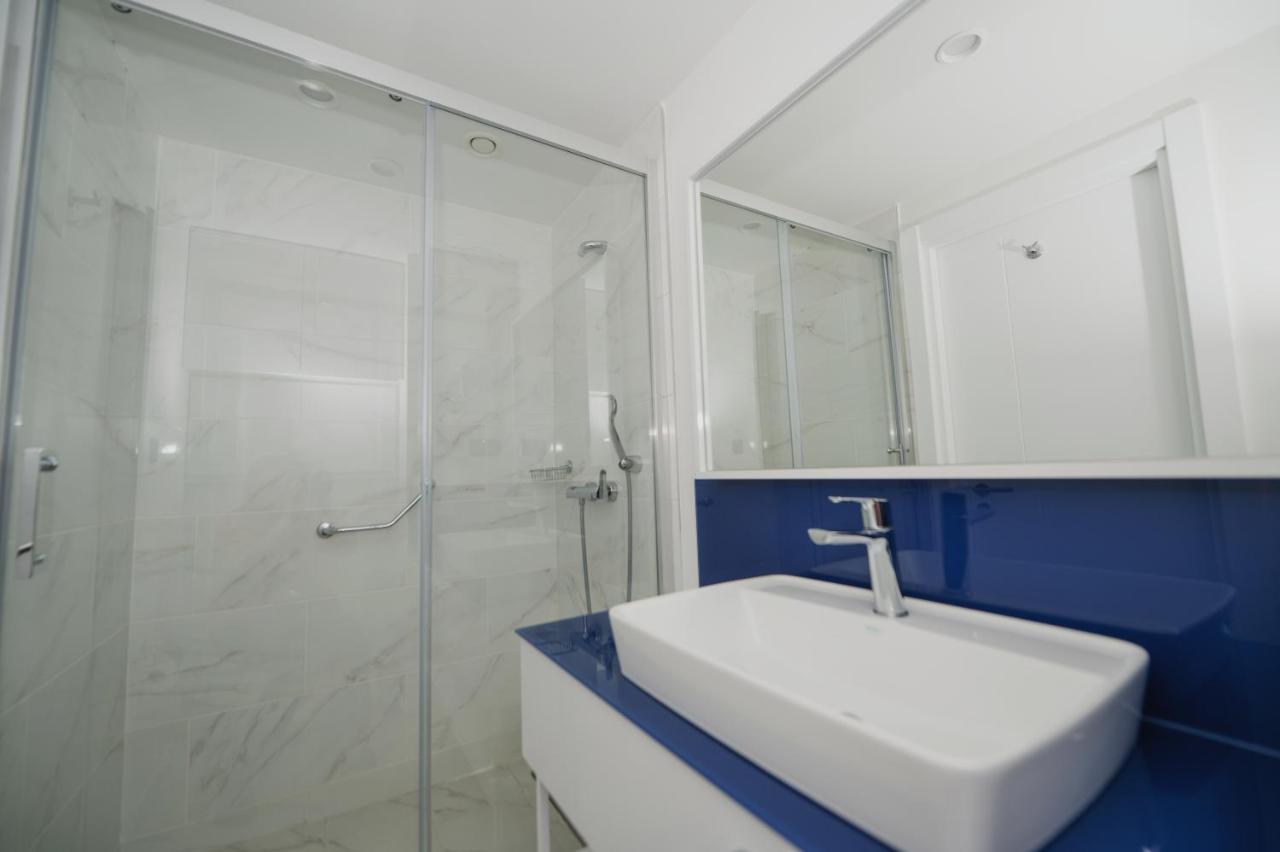 באטומי Blue Orbi City Hotel מראה חיצוני תמונה